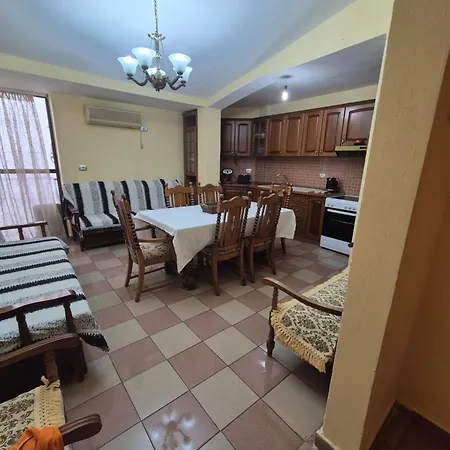 Apartment Lulzim *